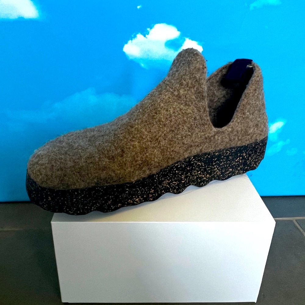 Fly London City Slip-On Size 42
ASPORTUGUESAS BY FLY LONDON